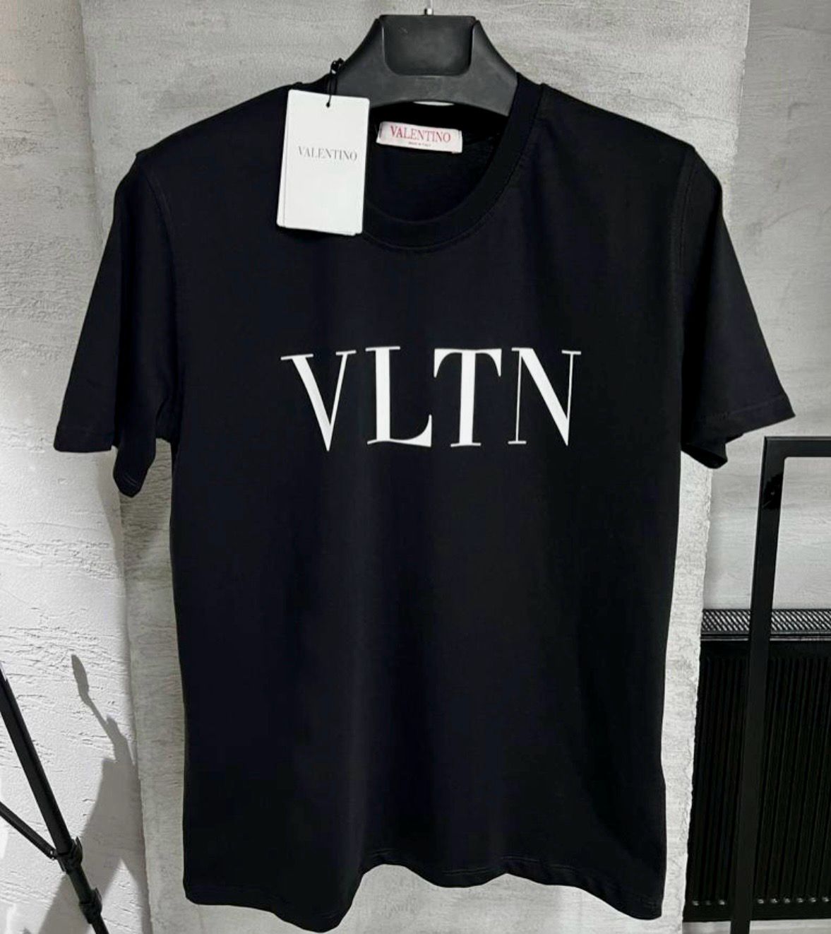 ТЕНИСКА VALENTINO