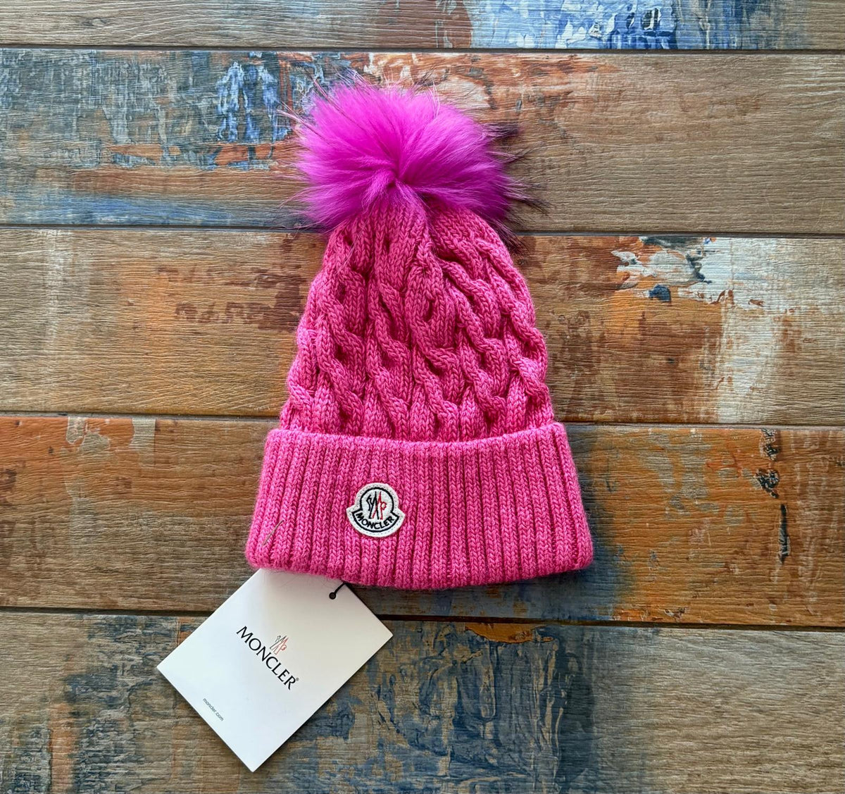 ДАМСКА ШАПКА MONCLER