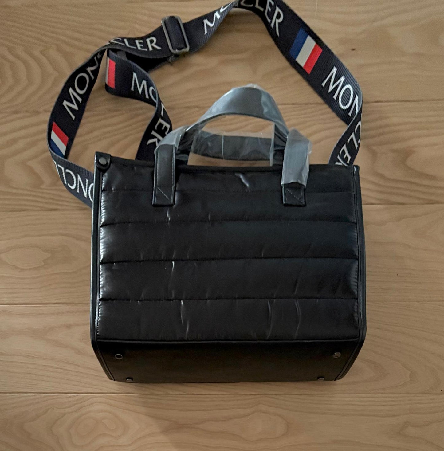 ДАМСКА ЧАНТА MONCLER