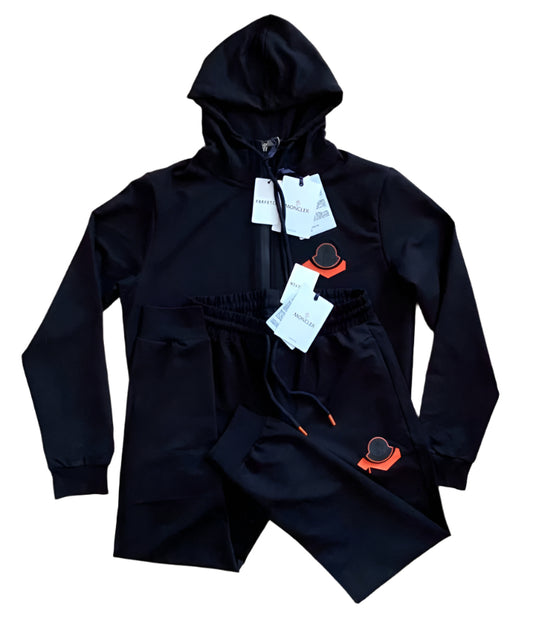 ЕКИП MONCLER
