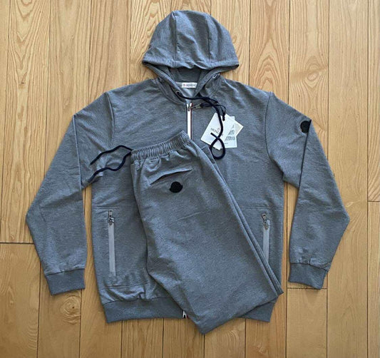 ЕКИП MONCLER
