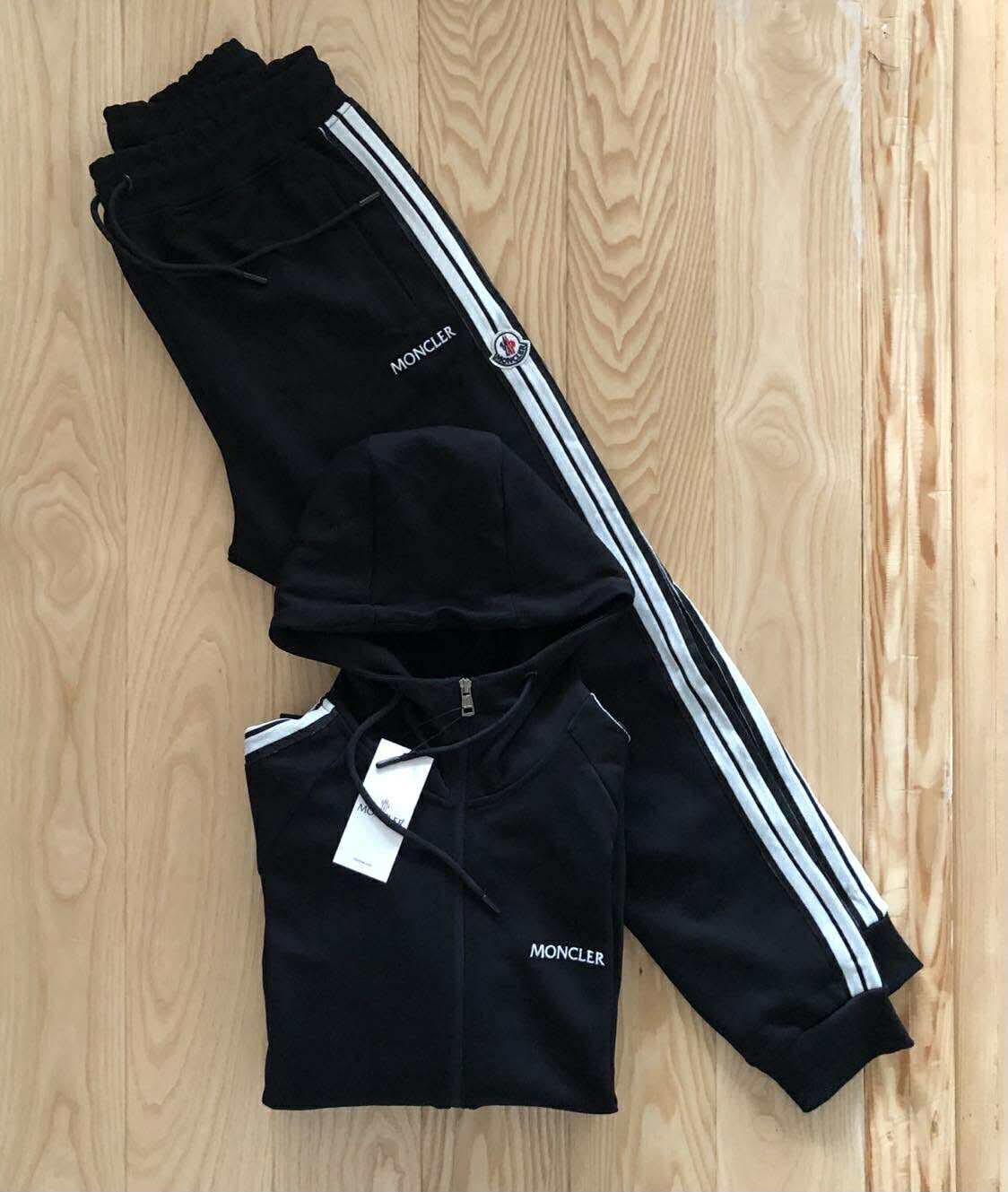 ЕКИП MONCLER