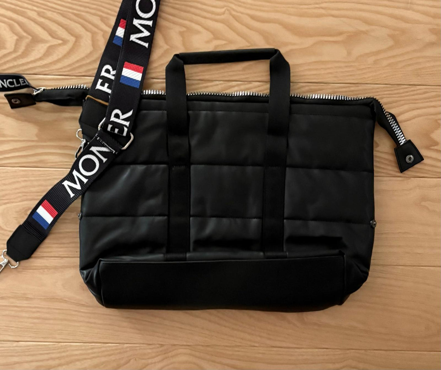 ДАМСКА ЧАНТА MONCLER