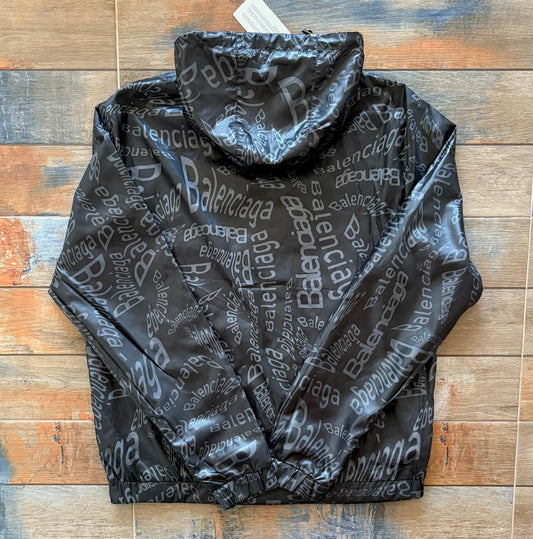 ЯКЕ  BALENCIAGA