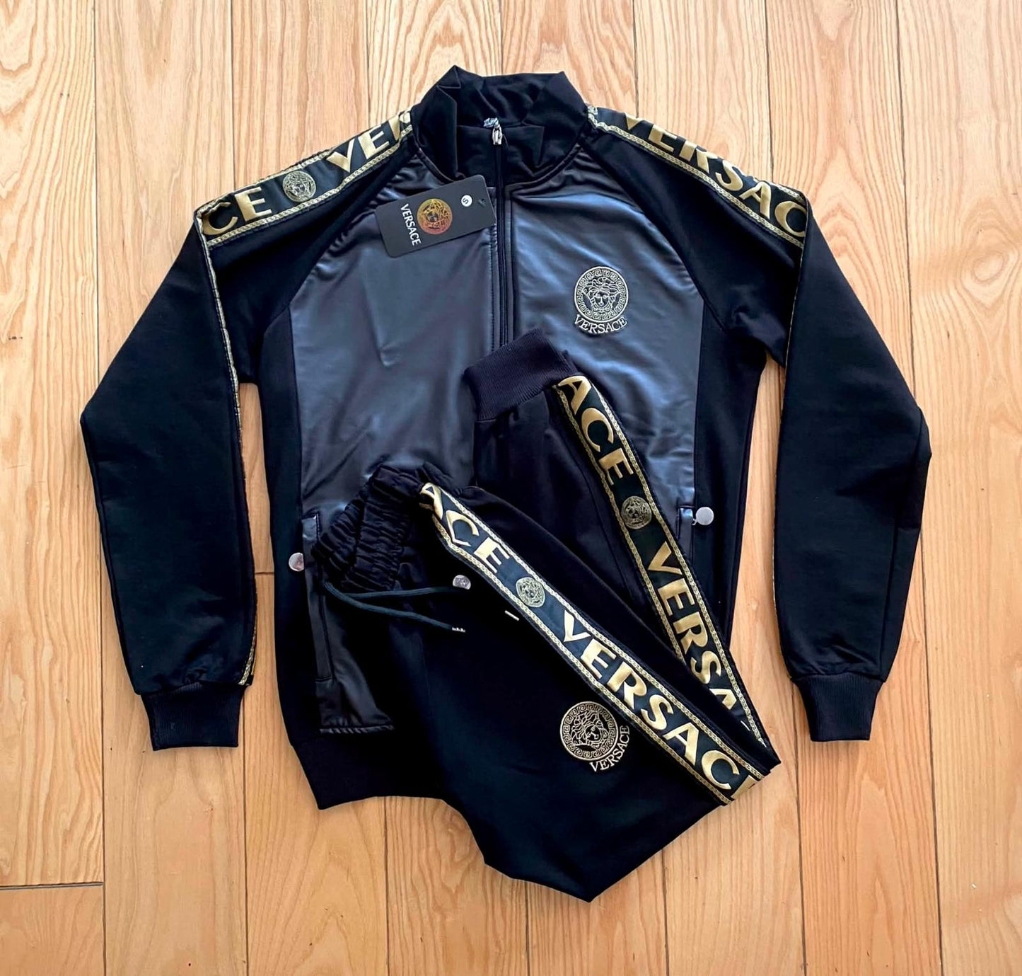 ЕКИП VERSACE