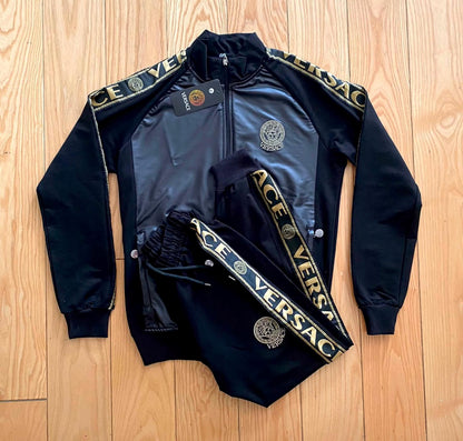 ЕКИП VERSACE