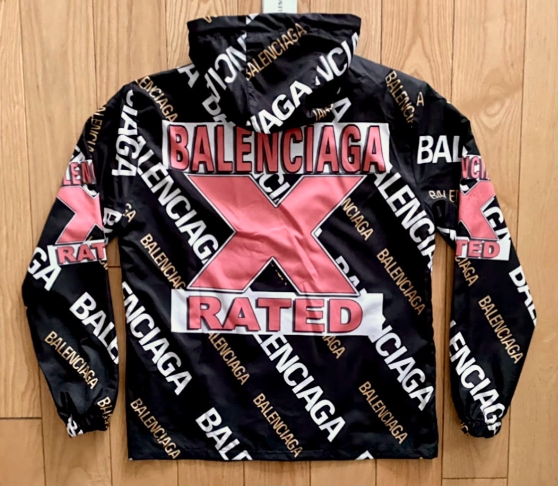 ЯКЕ  BALENCIAGA