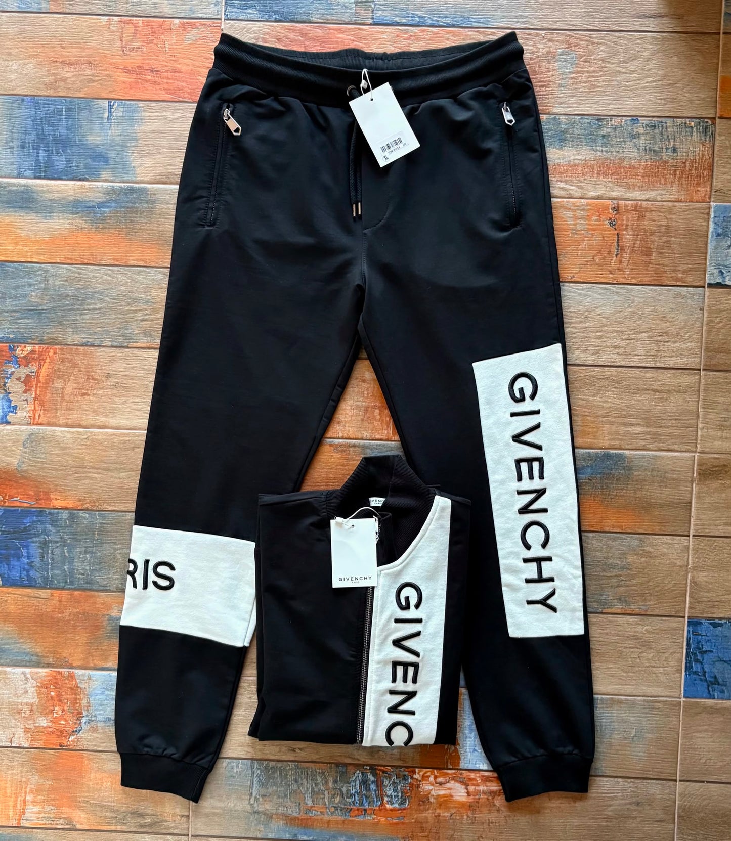 ЕКИП GIVENCHY