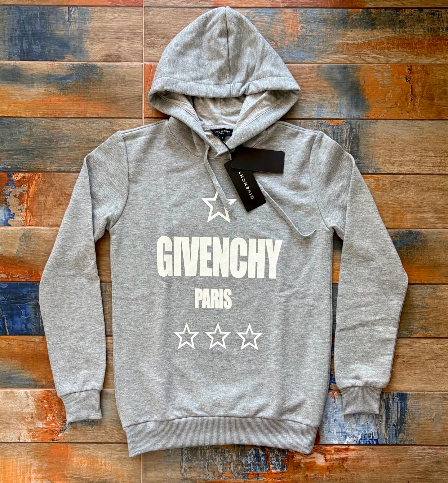 СУИЧЪР GIVENCHY