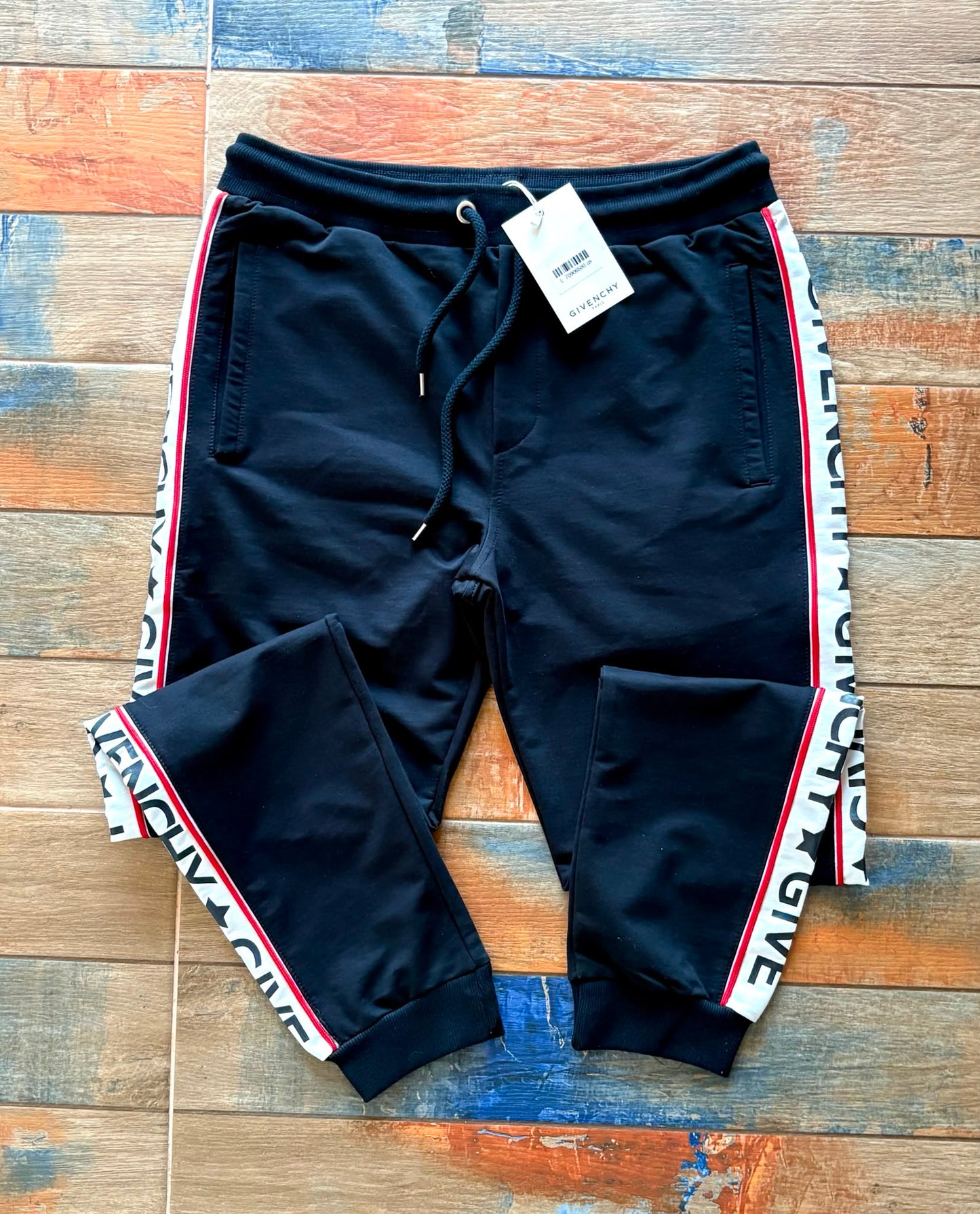 ДОЛНИЩЕ ЕКИП GIVENCHY