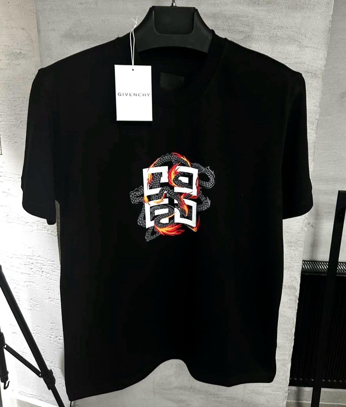 ТЕНИСКА GIVENCHY