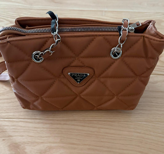 ЧАНТА ЕСТЕСТВЕНА КОЖА PRADA