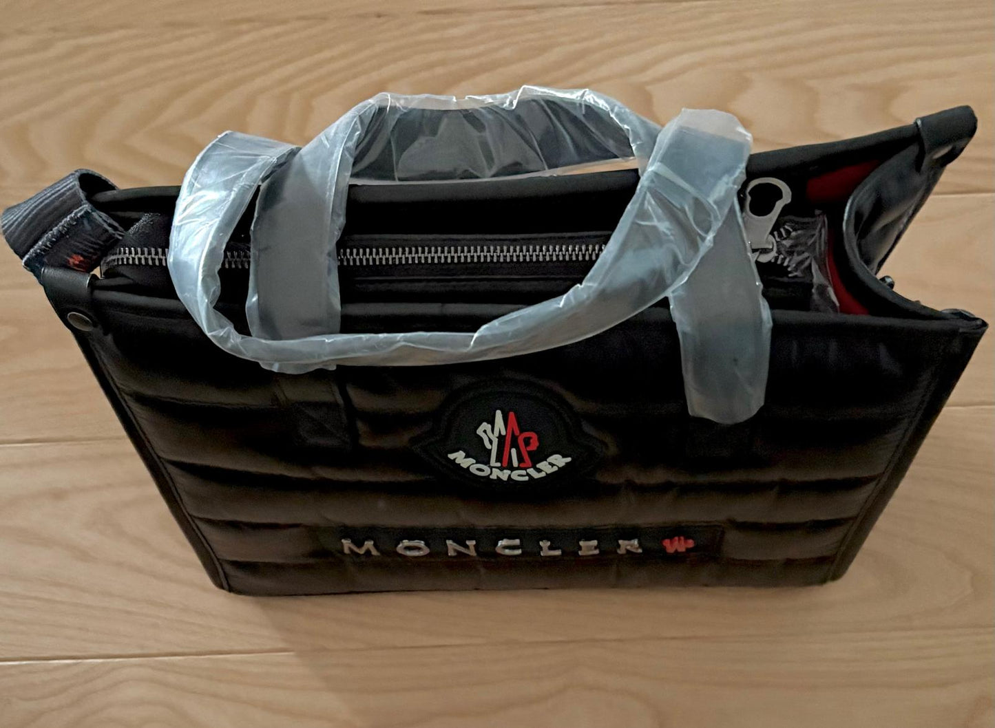 ДАМСКА ЧАНТА MONCLER
