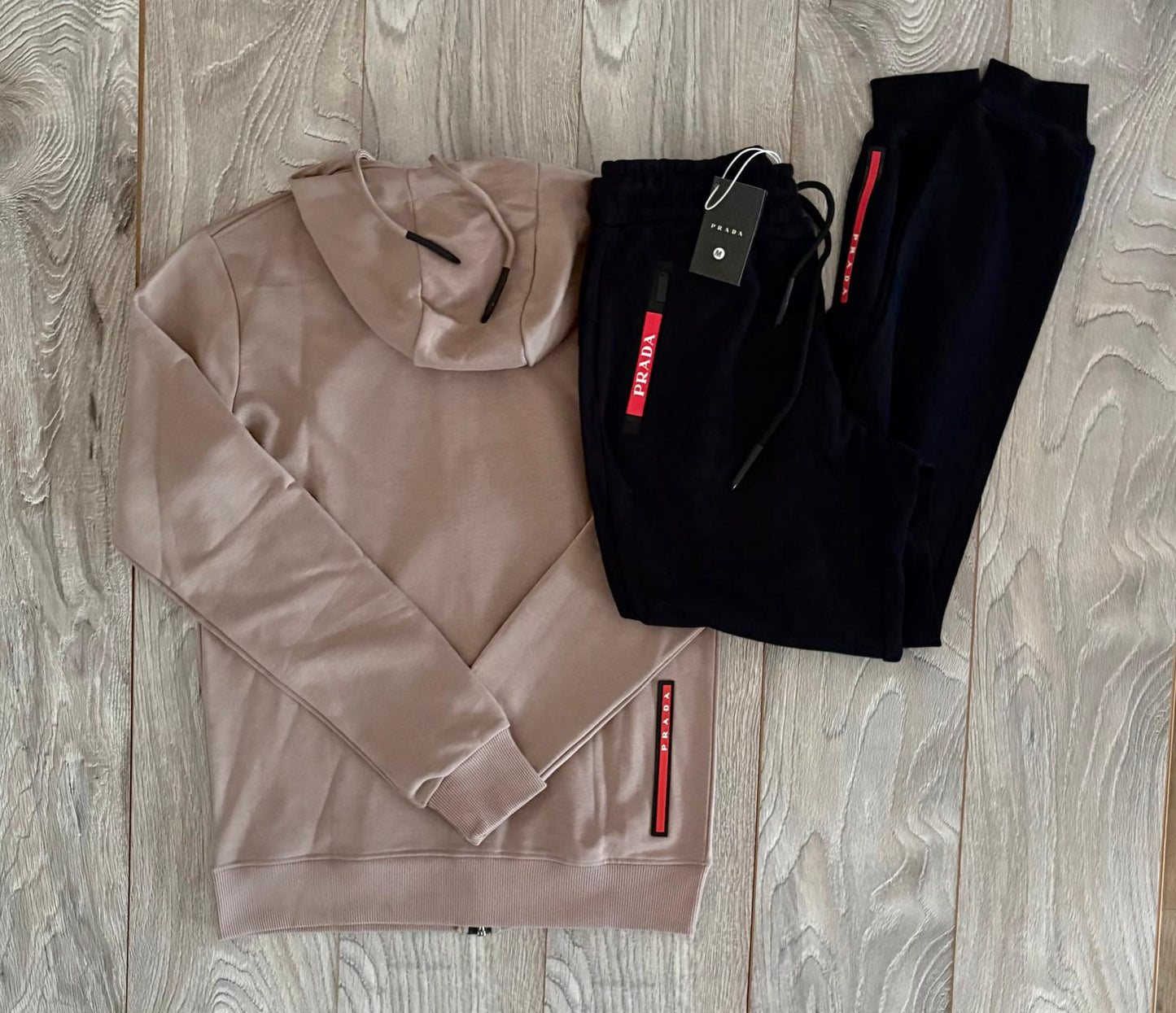 ЕКИП PRADA