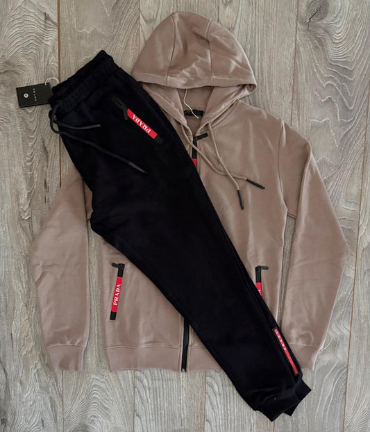 ЕКИП PRADA