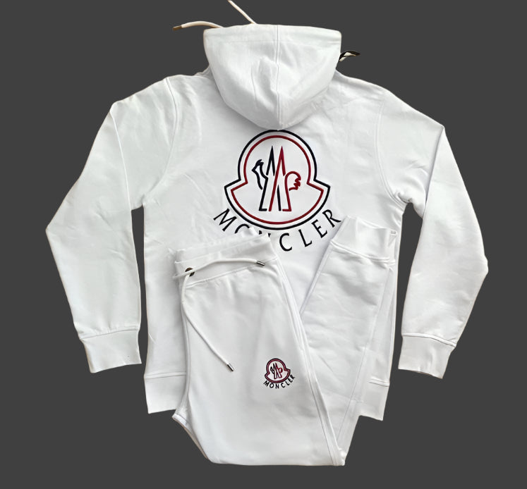 ЕКИП MONCLER