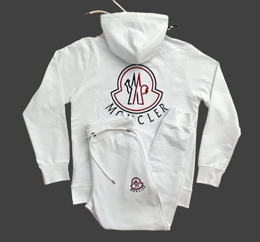 ЕКИП MONCLER