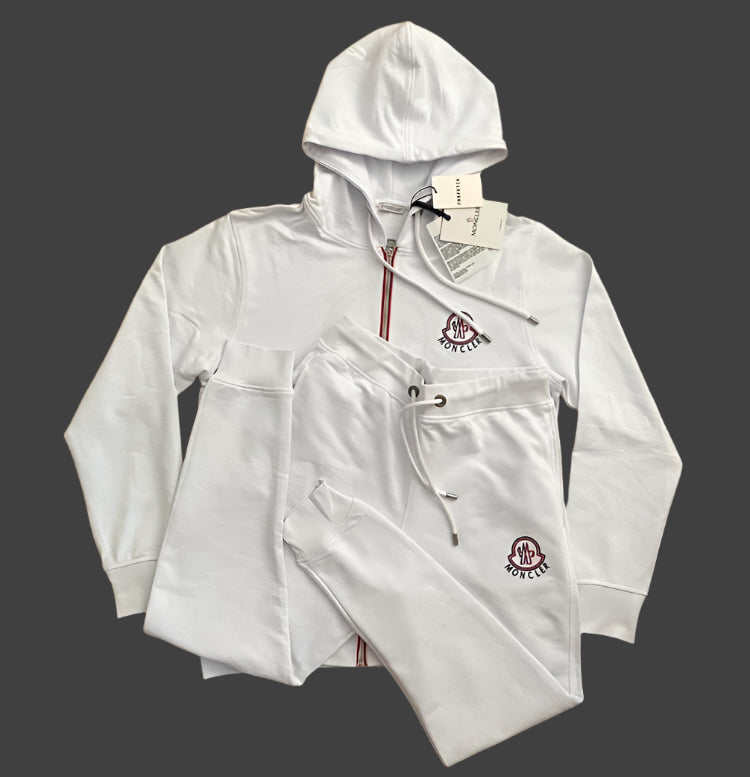 ЕКИП MONCLER
