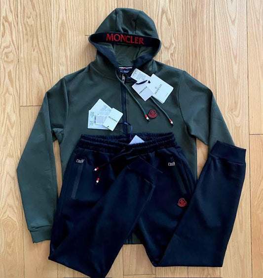 ЕКИП MONCLER