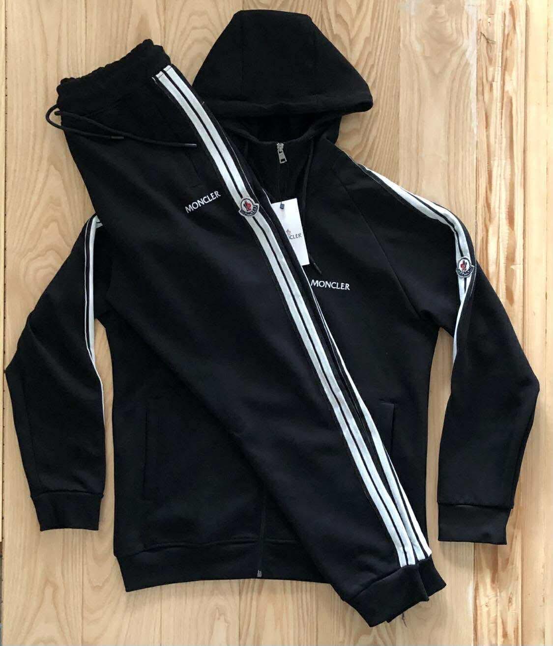 ЕКИП MONCLER