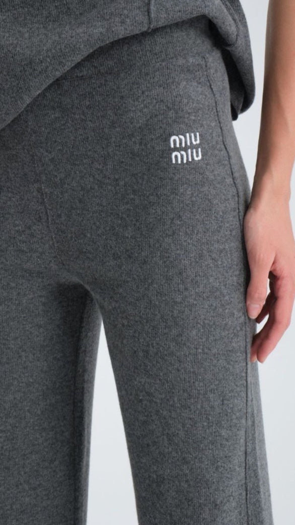 ДАМСКИ КОМПЛЕКТ MIU00001